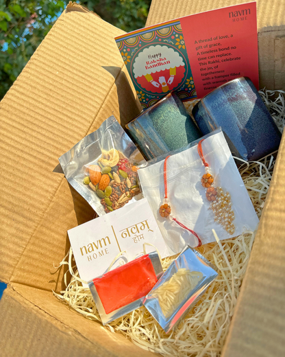 Rakhi with Anand – Bhai Bhabhi Gift Box (Gulaabi)