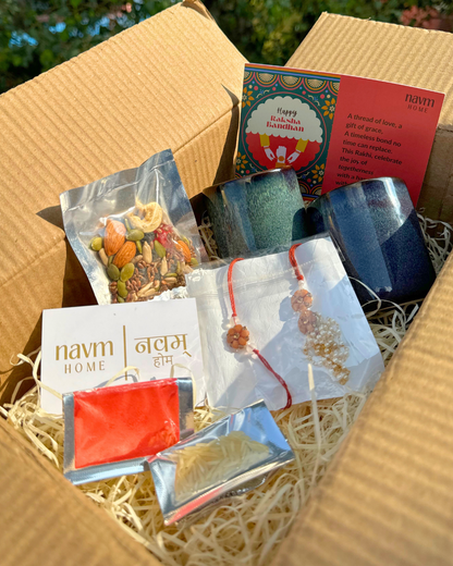 Rakhi with Anand – Bhai Bhabhi Gift Box (Neelam)
