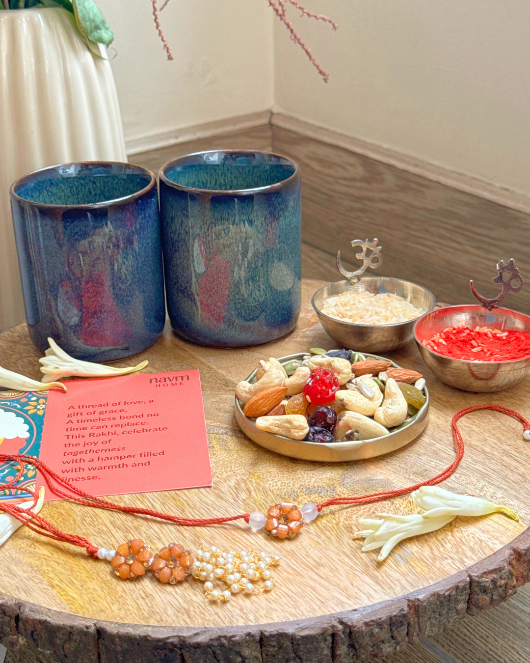 Rakhi with Anand – Bhai Bhabhi Gift Box (Neelam)